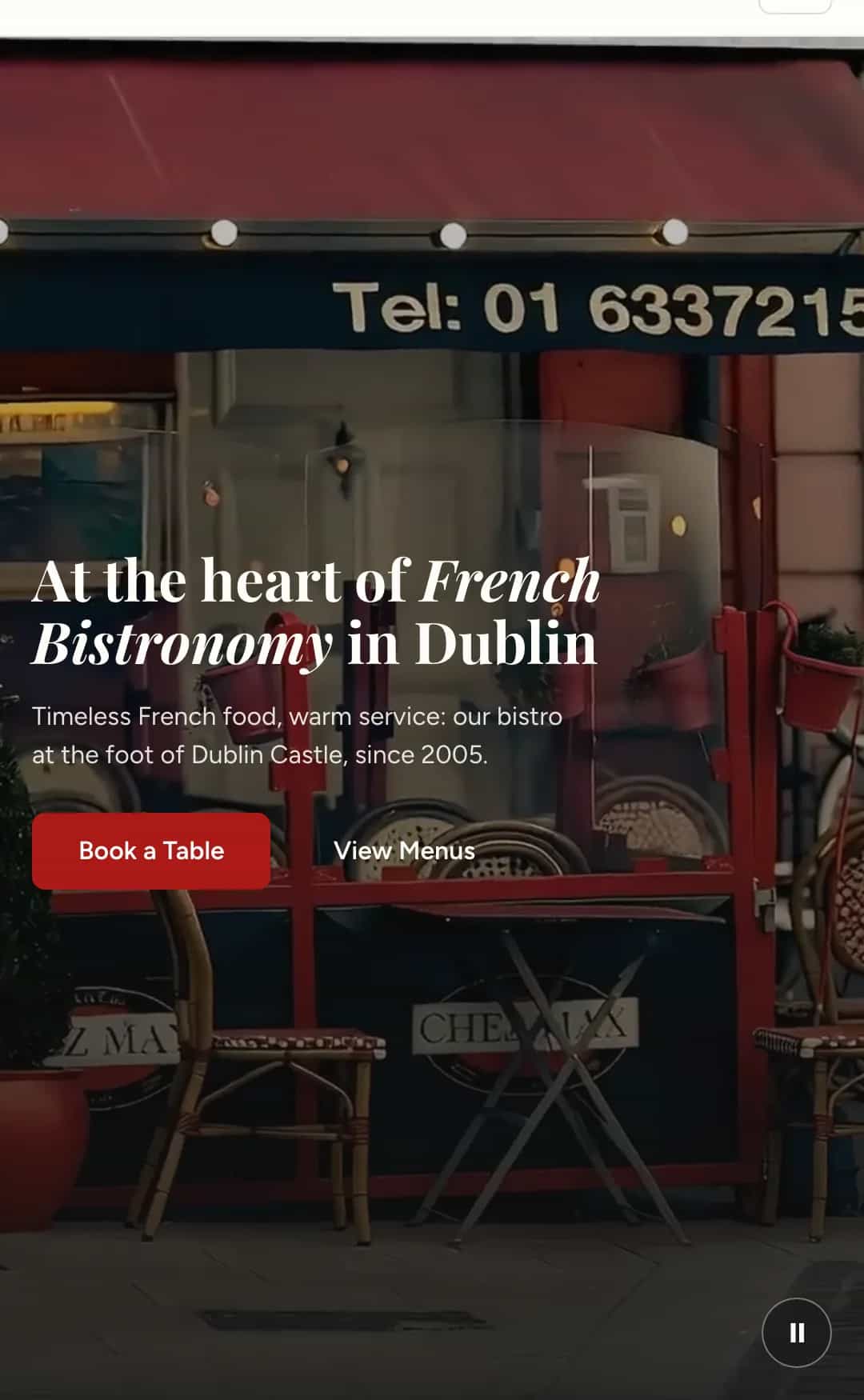 Page d'accueil du site Chez Max sur mobile, titre « At the heart of French Bistronomy in Dublin » sur une photo de la devanture