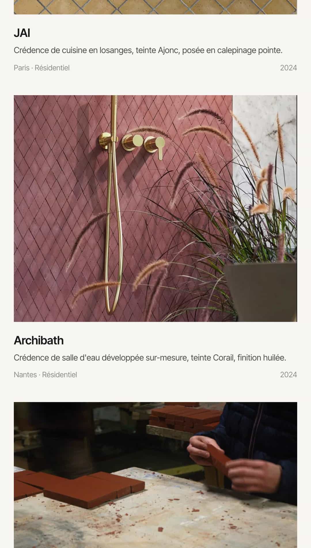 Réalisations Gwilen JAI et Archibath, crédences de cuisine et de salle d'eau en situation