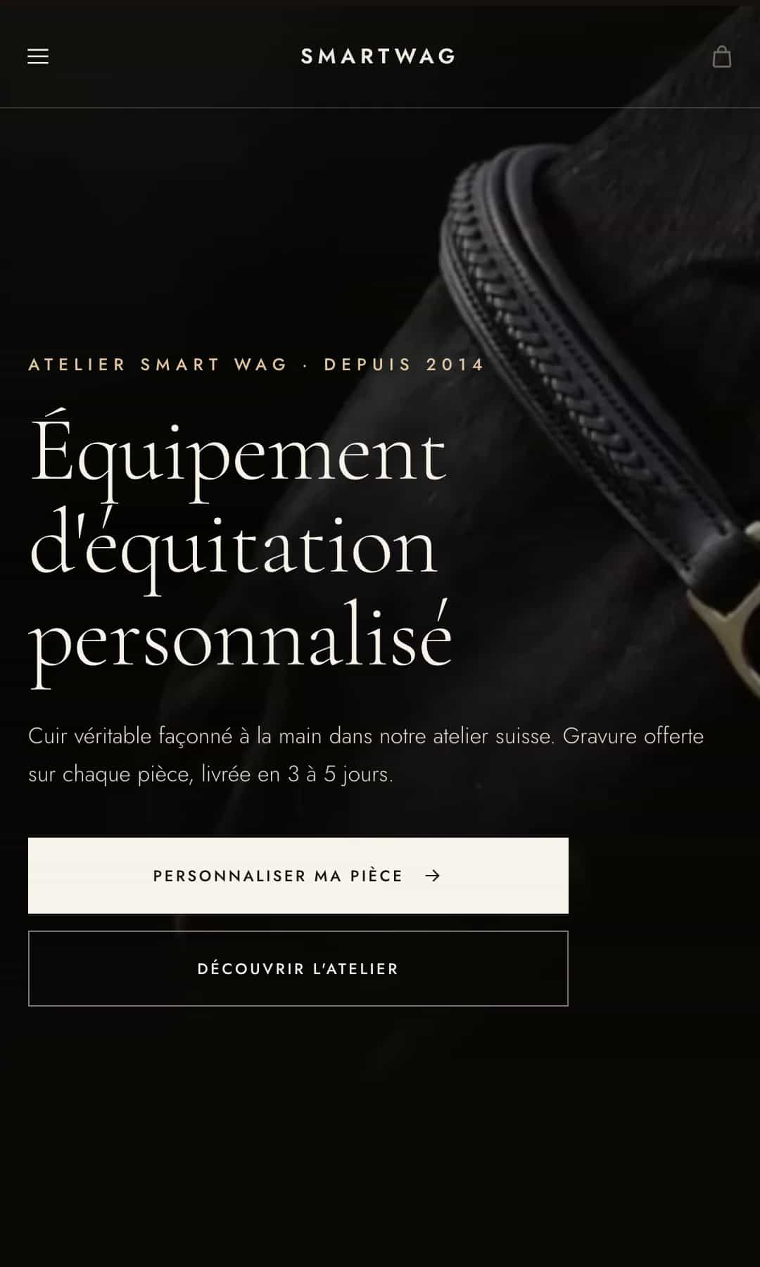 Accueil Smartwag sur mobile, titre « Équipement d'équitation personnalisé » sur une photo de cuir